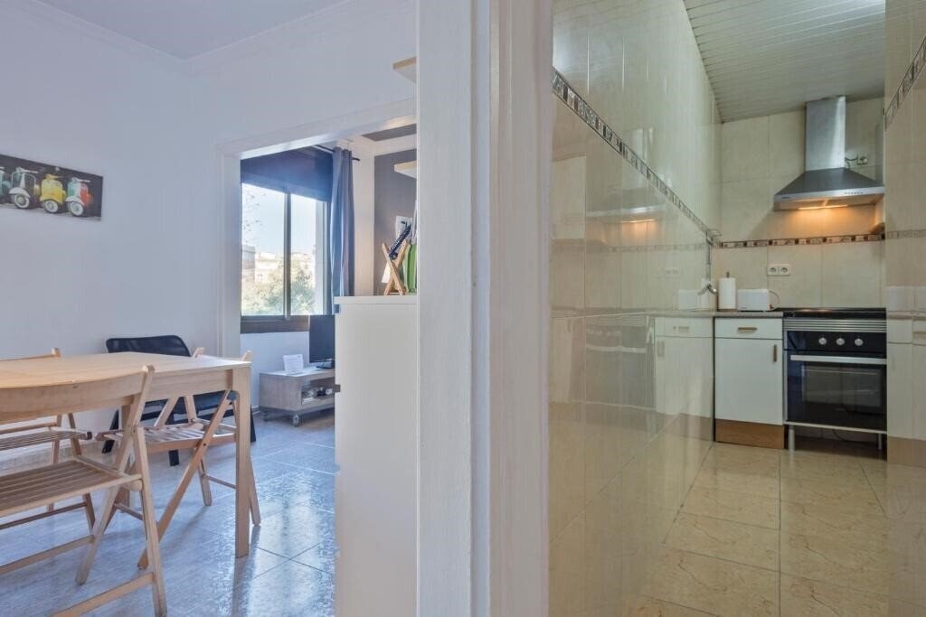 Панорама Apartamentos Tarradellas 3*