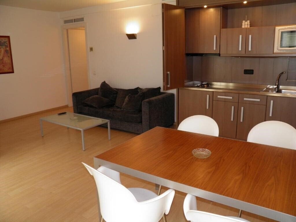 Отель Apartaments Sant Jordi Fontanella 3*
