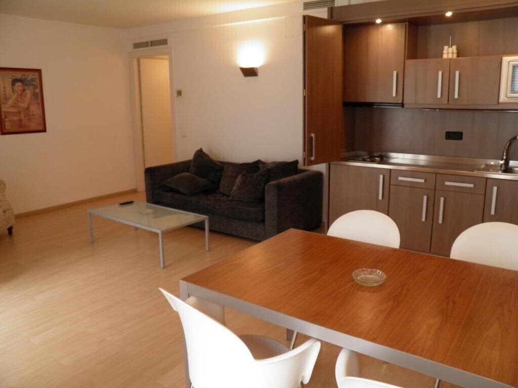 Изображение Apartaments Sant Jordi Fontanella 3*