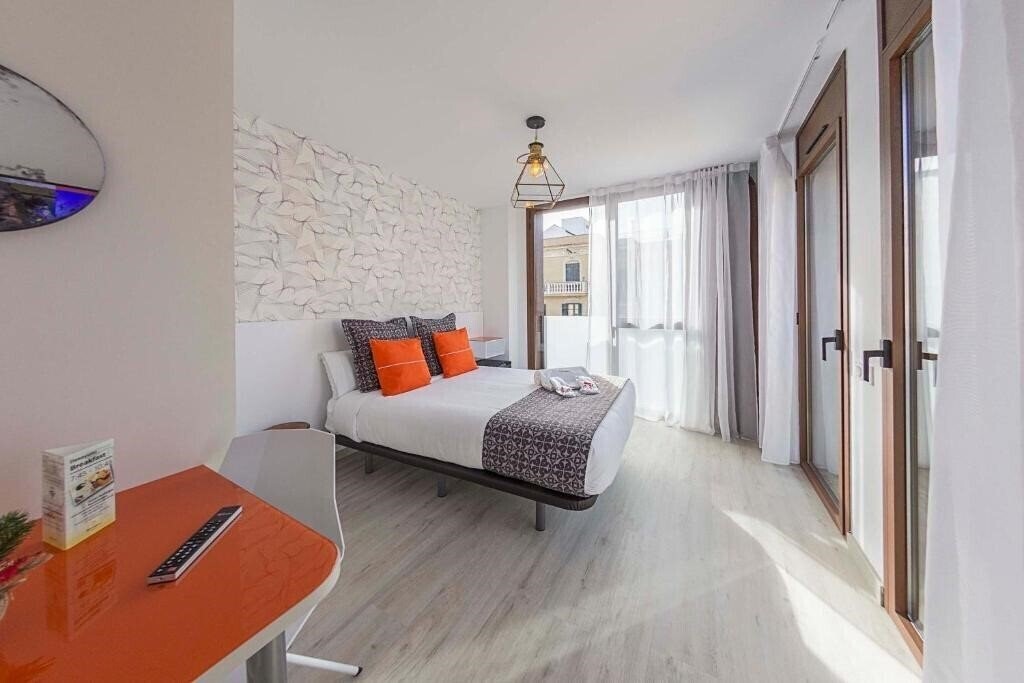 Вид Apartments Hostemplo Suites 3*