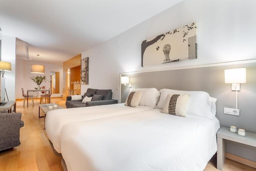 Апартаменты Aspasios Plaza Real Apartments 3*