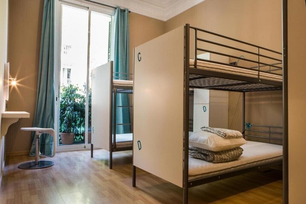 Апартаменти Born Barcelona Hostel (Adults Only) 3*