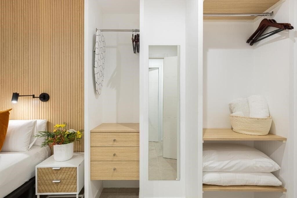 Апартаменты Cosmo Apartments Consell De Cent 3*