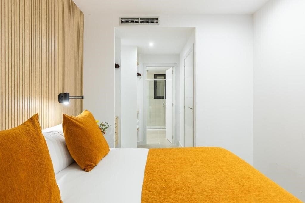 Панорама Cosmo Apartments Consell De Cent 3*