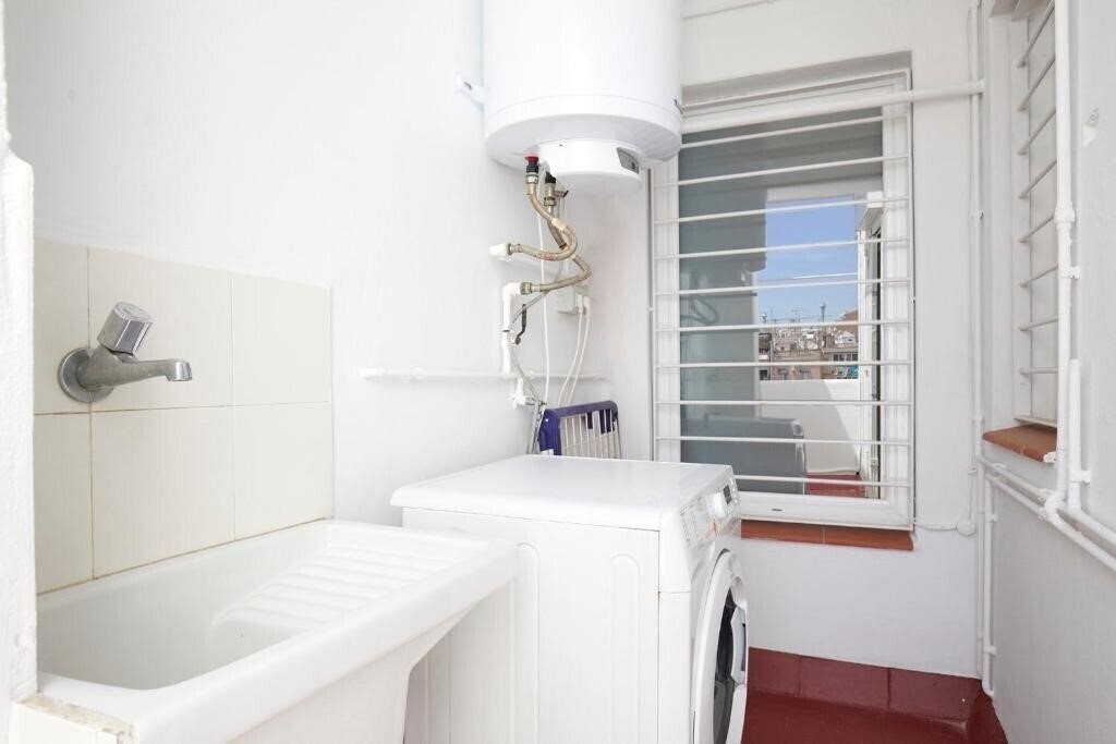 Апартаменты Fisa Rentals Aribau Apartments 3*