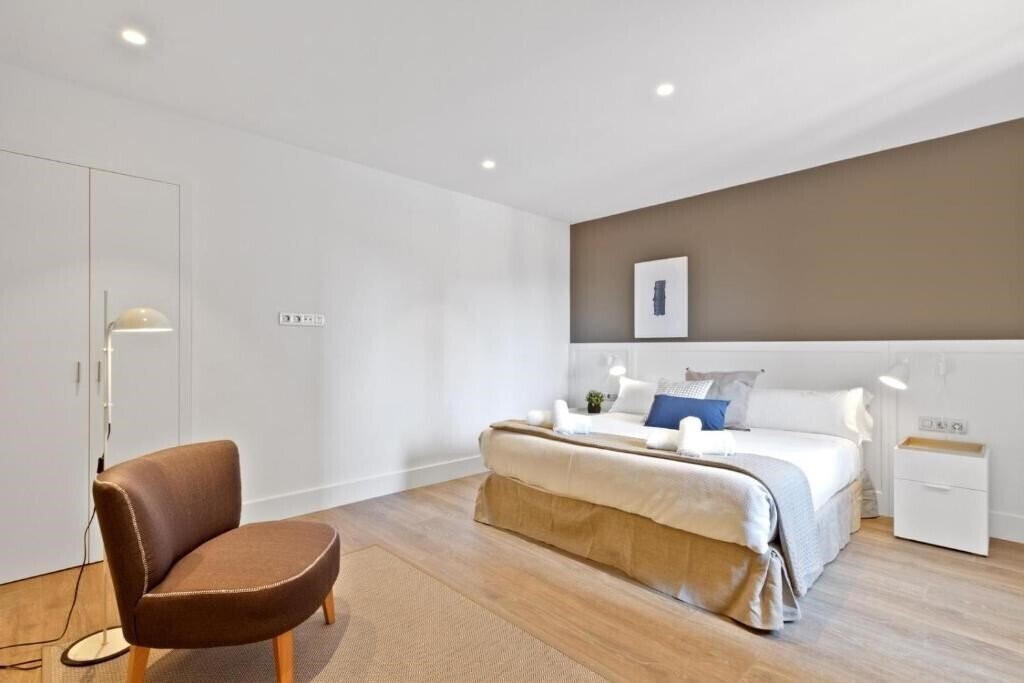 Територія Fisa Rentals Gran Via Apartments 3*