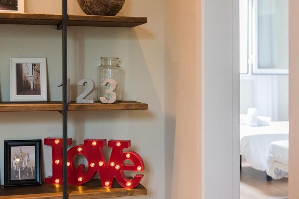 Панорама Four Petals Boutique Apartments 3*