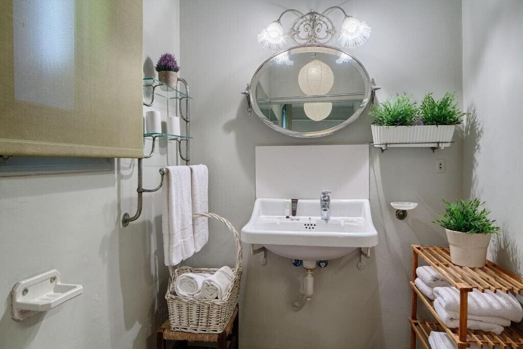 Территория Habitat Apartments Barcelona Center 3*