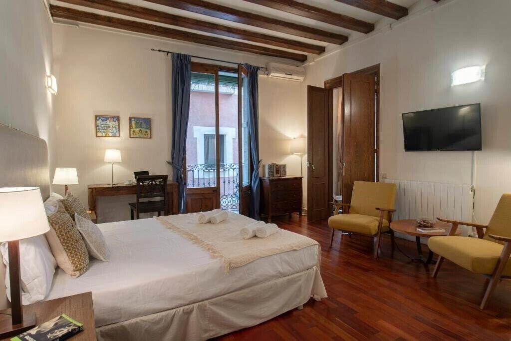 Вид Habitat Apartments Ferran 3*