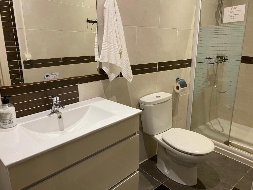 Территория Hostal Granvia 628 3*