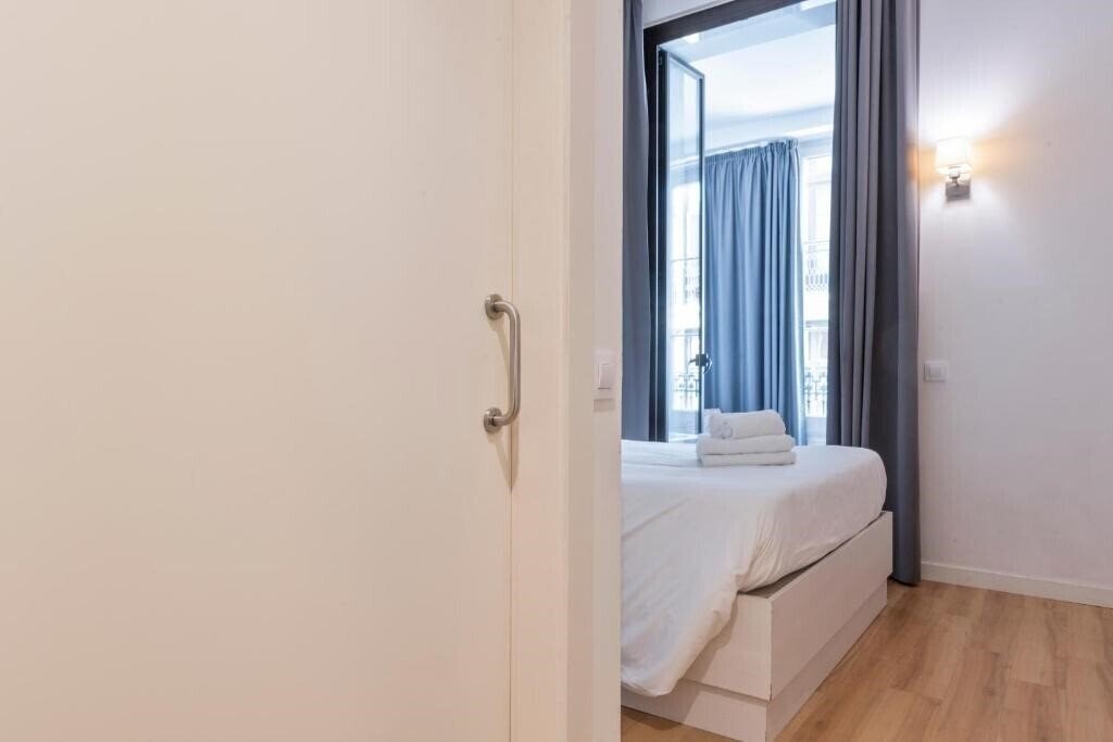 Панорама Hostalin Barcelona Gran Via 3*