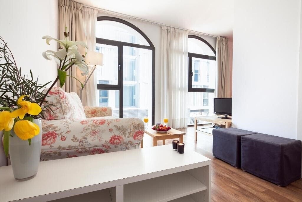 Картинка Inside Apartments Sants 3*