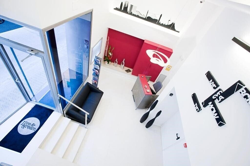 Отель Live & Dream 3*