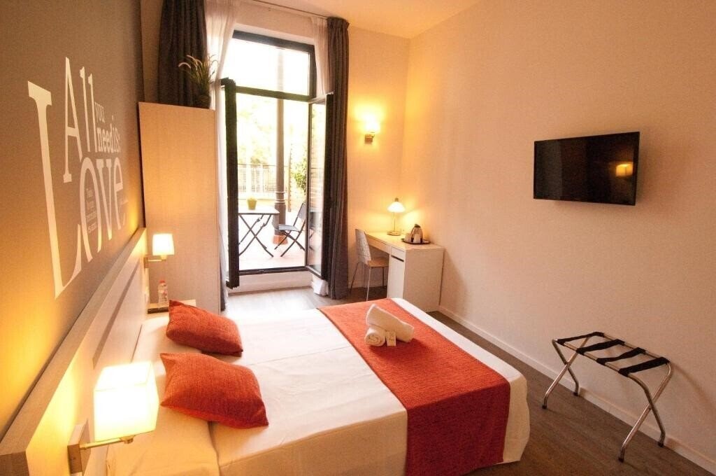 Вид Live Barcelona Hostal 3*