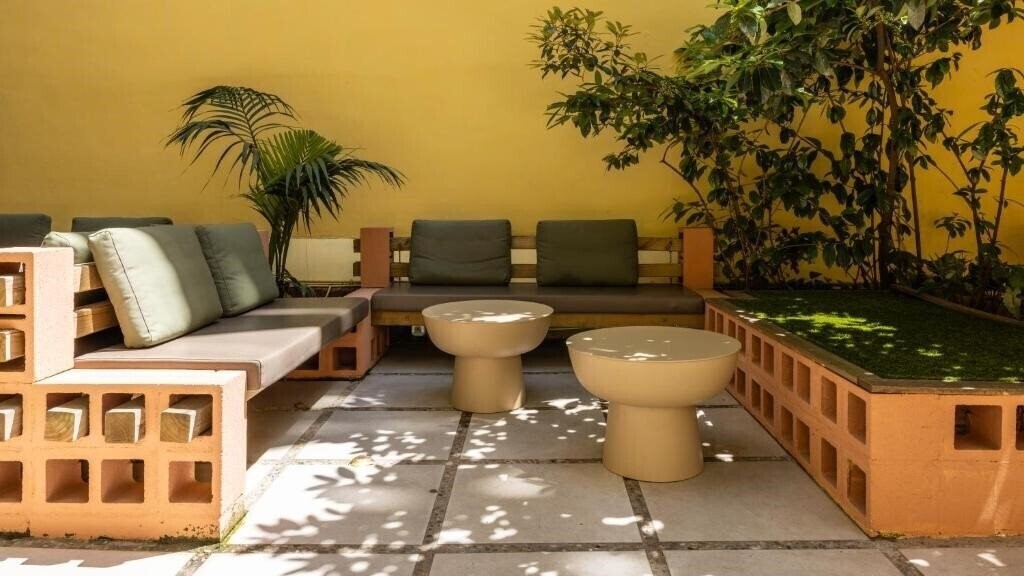 Панорама The Loft Hostel Barcelona 3*