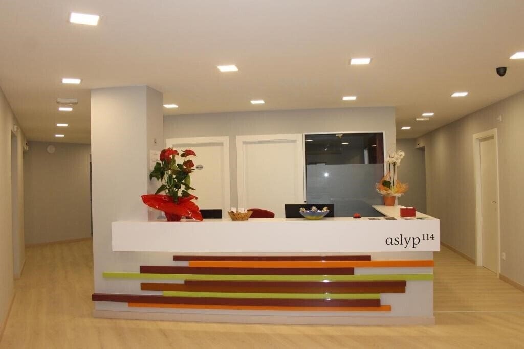 Готель Hostal Aslyp 114 Barcelona 2*