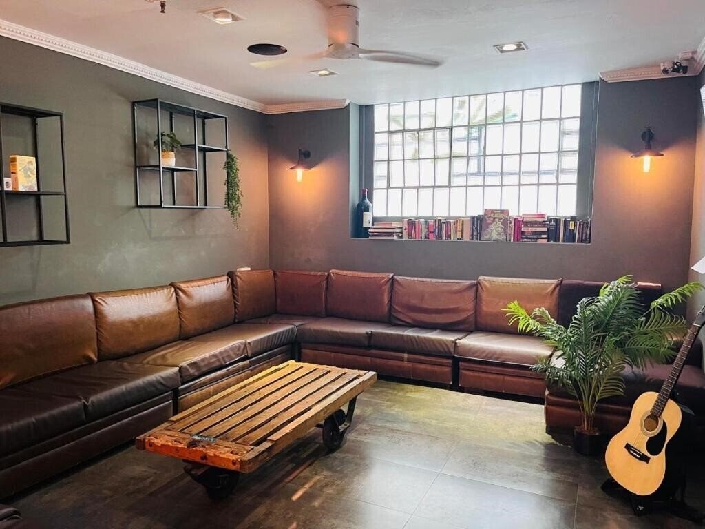 Панорама Black Swan Hostel 2*