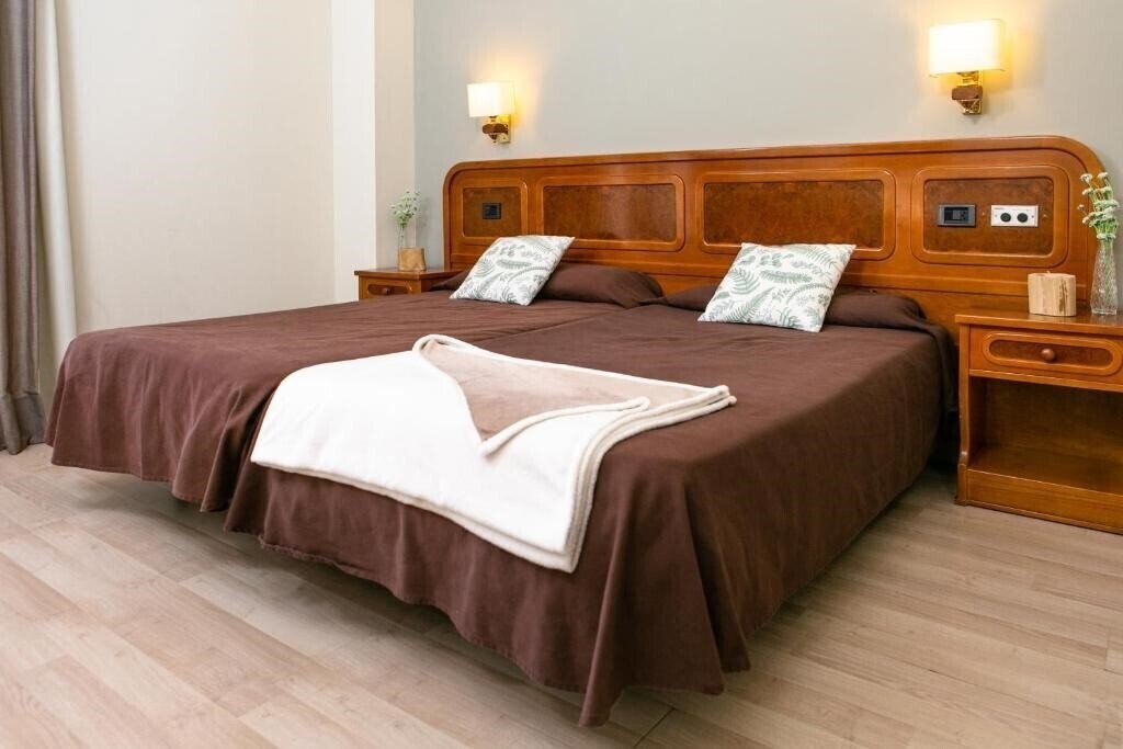 Панорама SNO Condes del Pallars (ex. Hotel Condes del Pallars, Vita Condes del Pallars, RVHotels Condes del Pallars) 3*