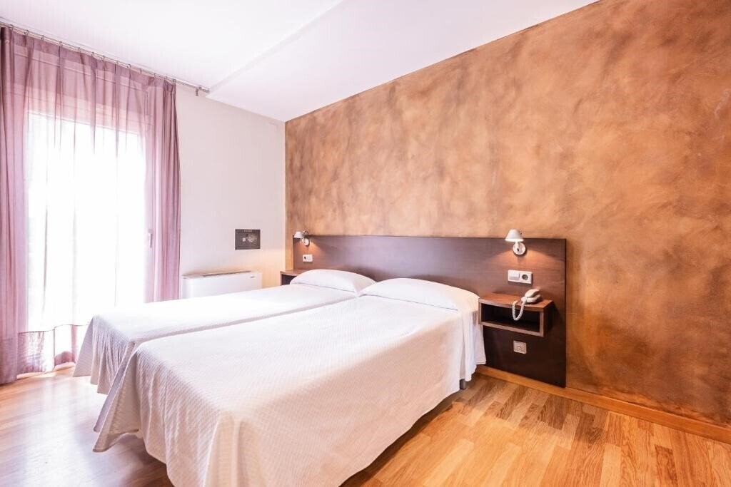 Територія Hotel La Perla D’Olot 3*