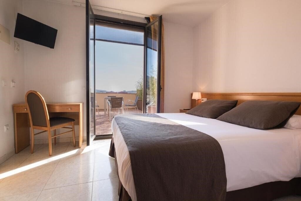 Территория Hostal Alta Garrotxa (ex. Ca la Seca) 2*