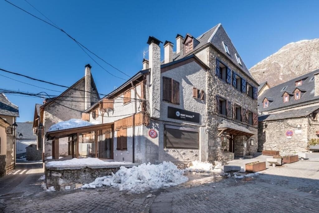 Вид Apartamentos SNO Mont Romies Salardu 2*