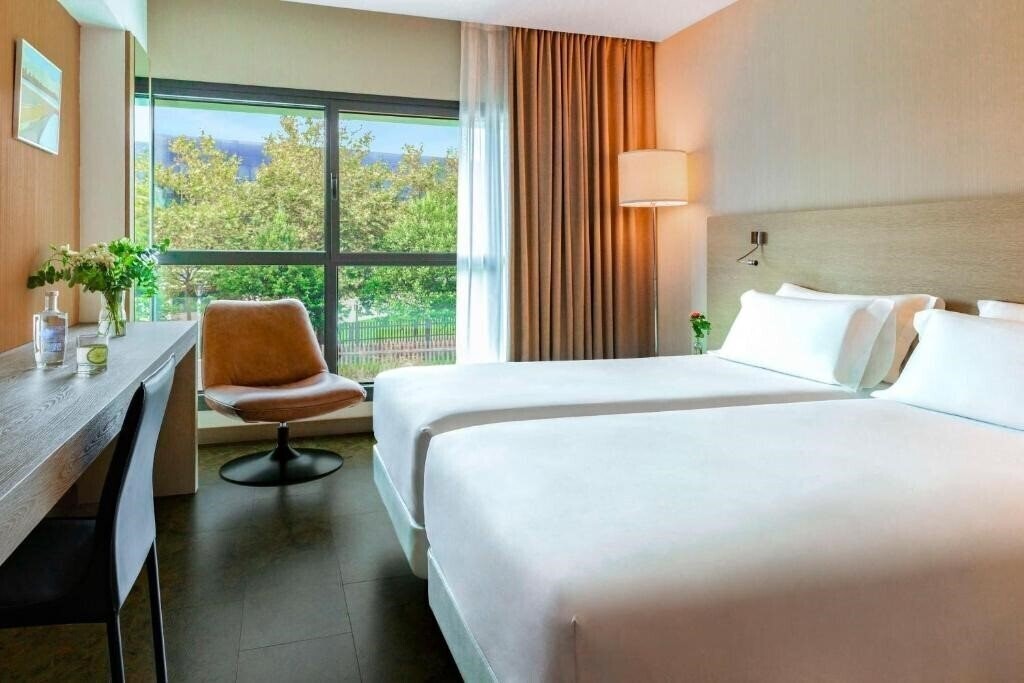 Фото Nh Gijon 4*