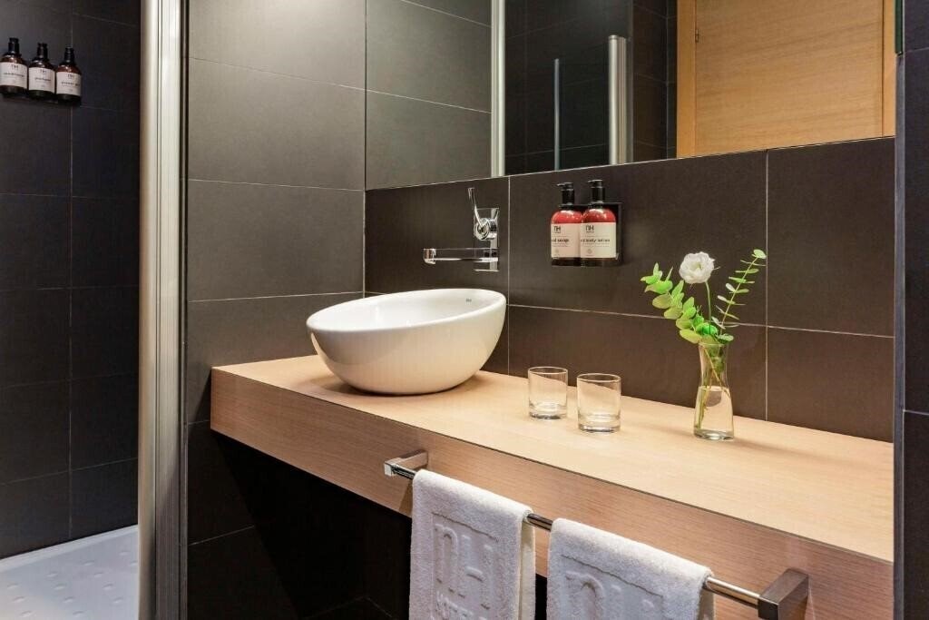 Апартаменти Nh Gijon 4*