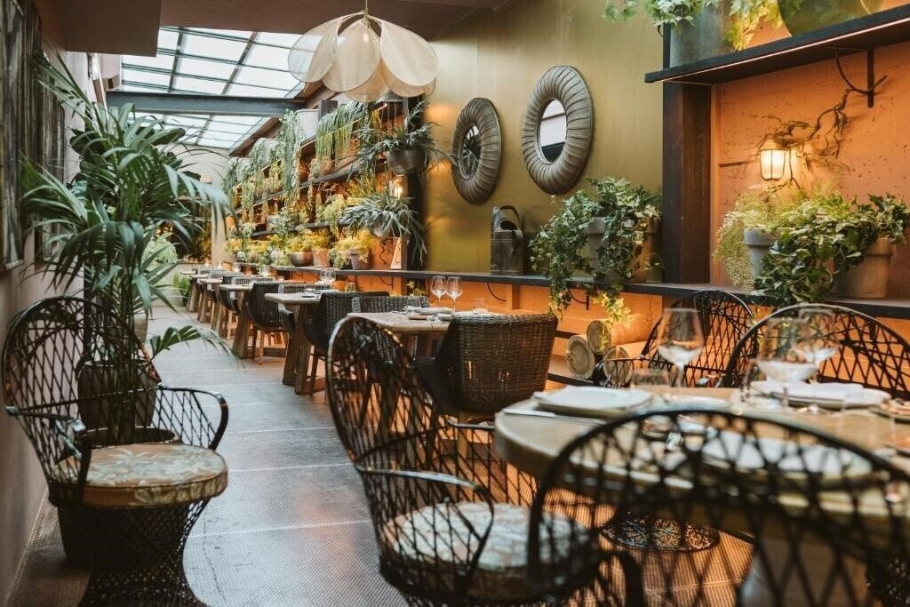 Територія Barcelo Oviedo Cervantes 5*