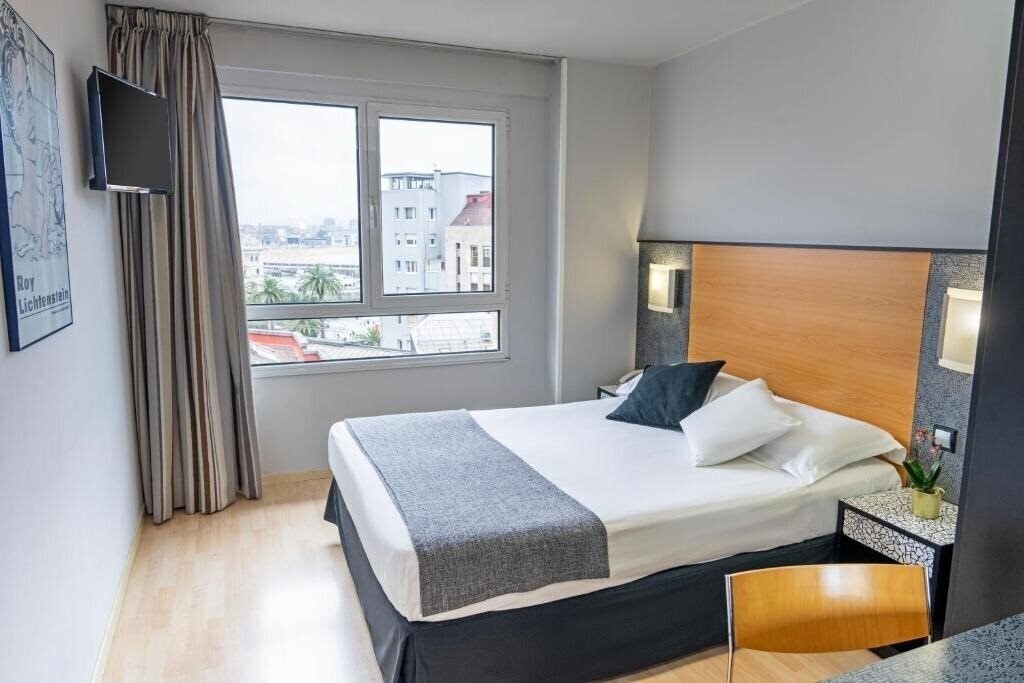 Фотографія Hotel Pathos Gijon by Faranda Express 3*