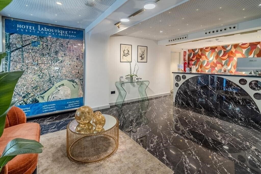 Територія La Boutique Puerta Osario 3*