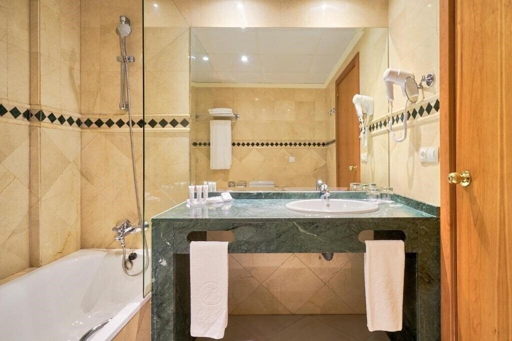 Панорама Exe Ciudad De Cordoba 4*