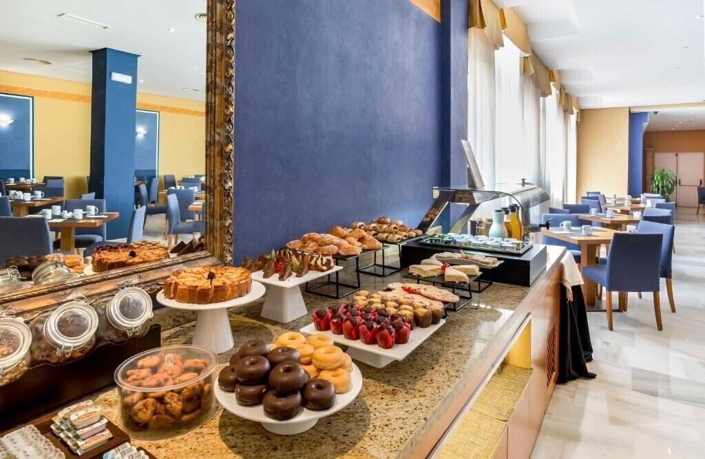 Територія Eurostars Las Adelfas 4*