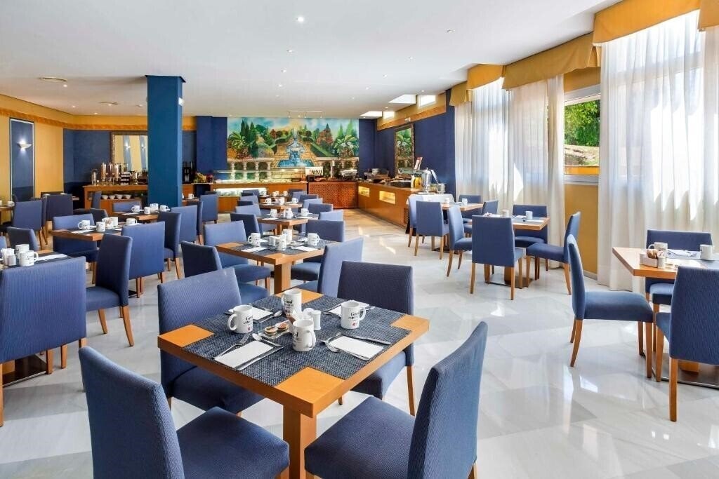 Апартаменти Eurostars Las Adelfas 4*