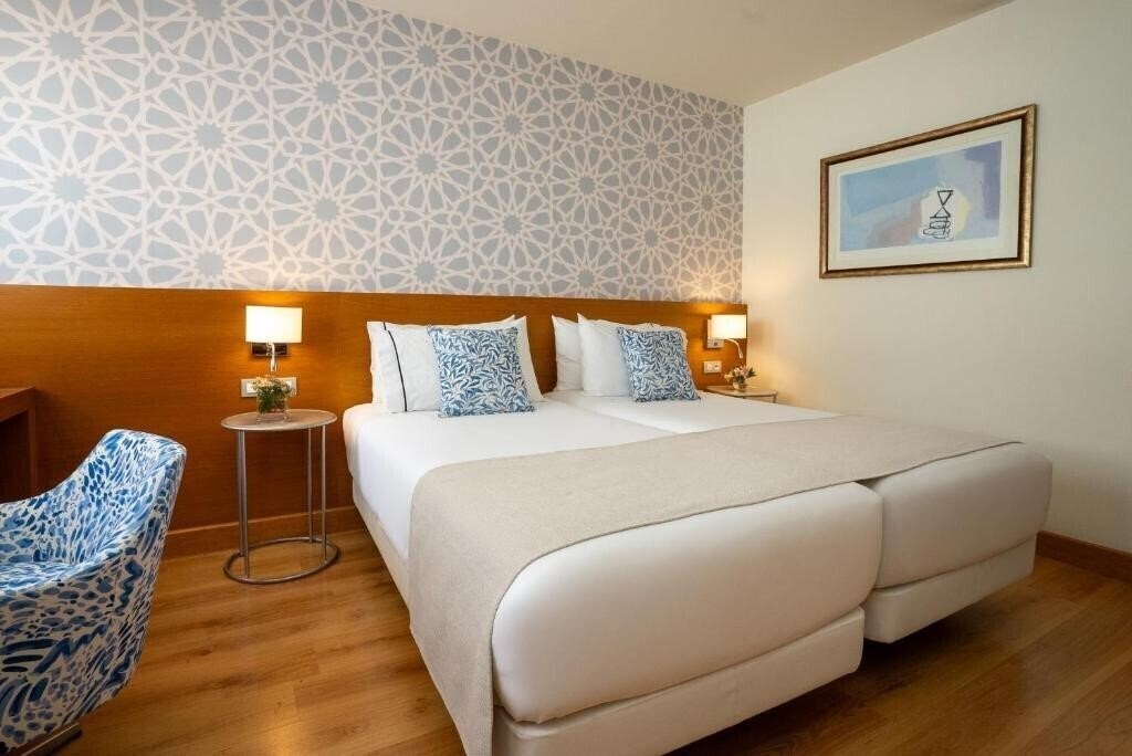 Апартаменти Hesperia Cordoba 4*