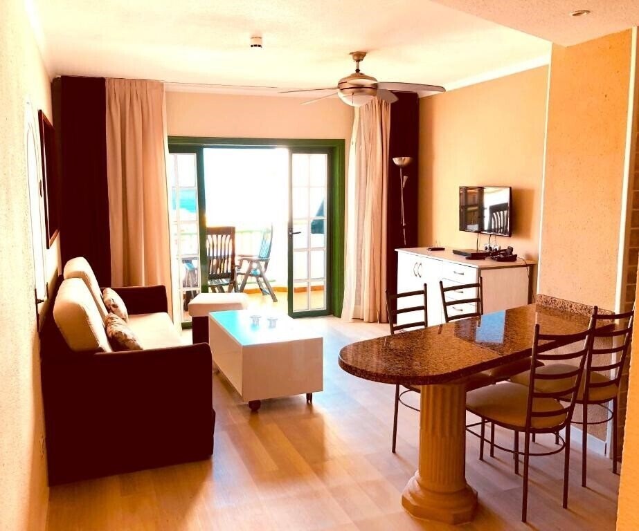 Апартаменти Regency Torviscas Apartaments And Suites 3*