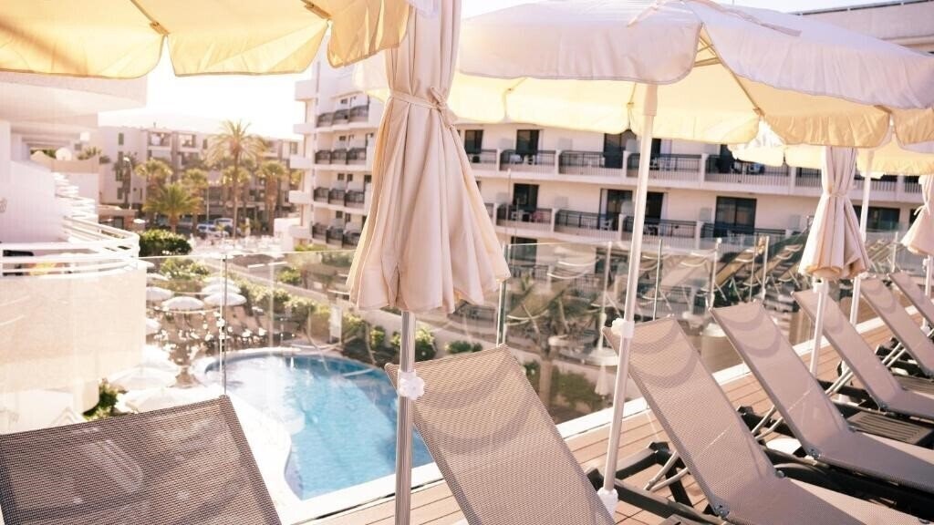 Вид Coral California Apts. 1*