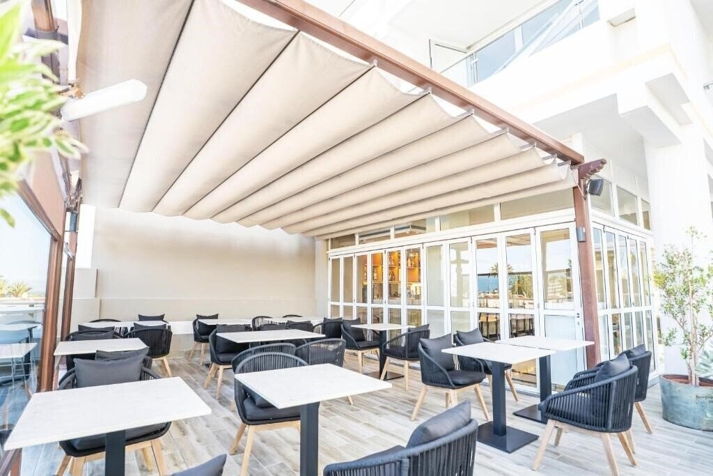 Апартаменти Coral Ocean View 4*