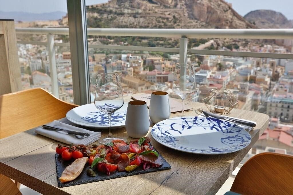 Апартаменты Alicante Gran Sol by Melia (ex. Tryp Alicante Gran Sol) 4*