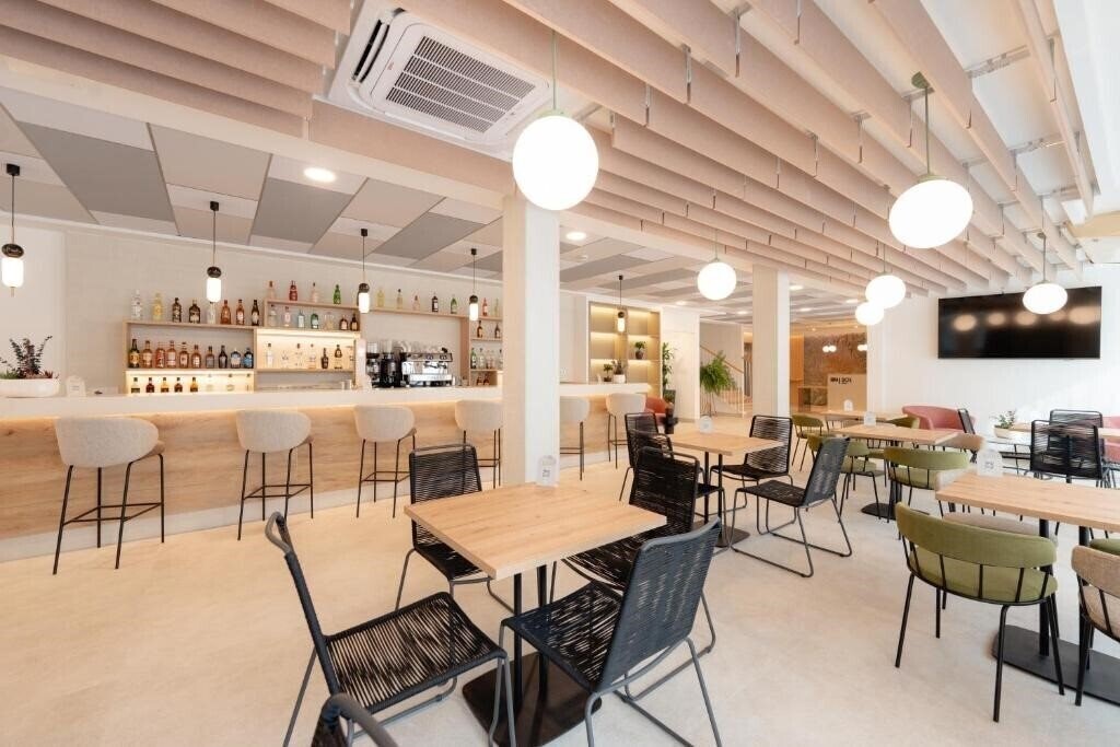 Зображення Rh Estudios Sol 2*