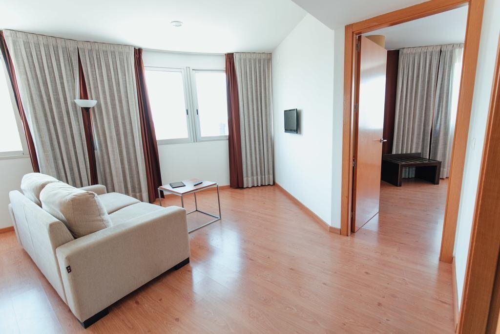 Панорама La Estacion 4*