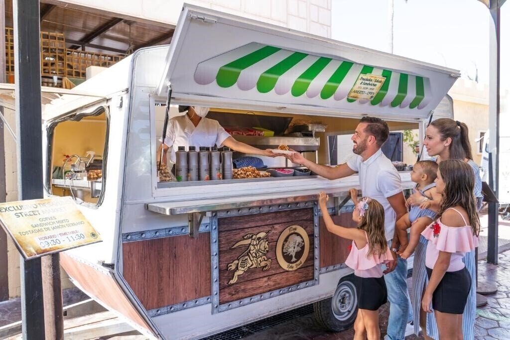 Апартаменты Magic Robin Hood 4*