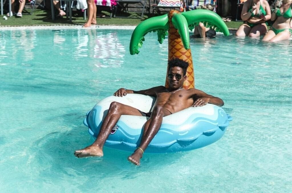 Вид Benidorm Celebrations Pool Party Resort 3*