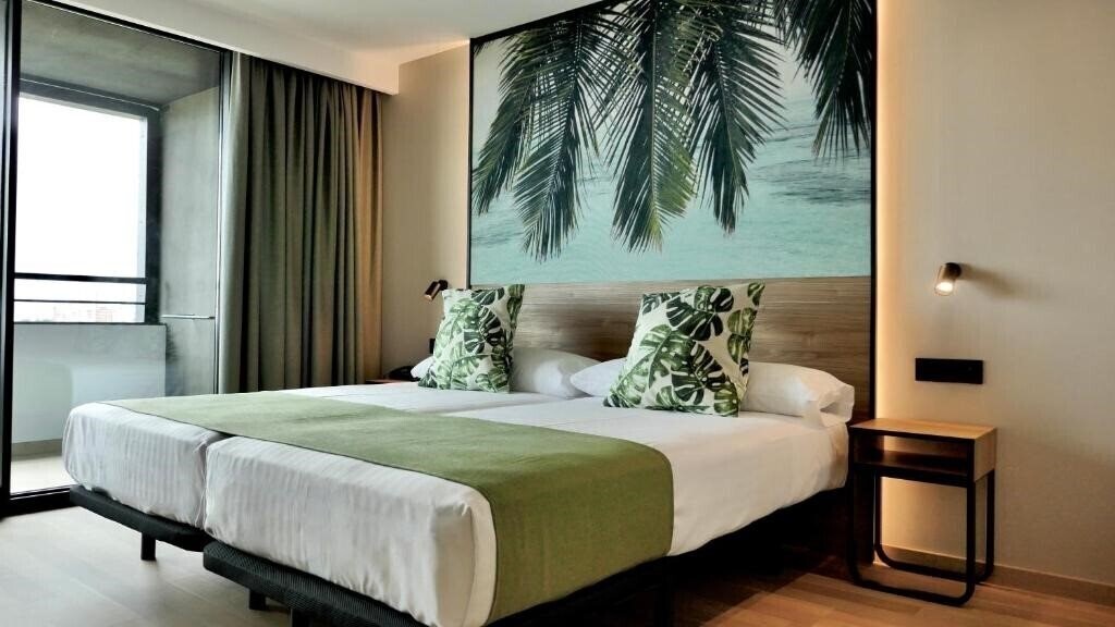 Апартаменти Primavera Park 4*