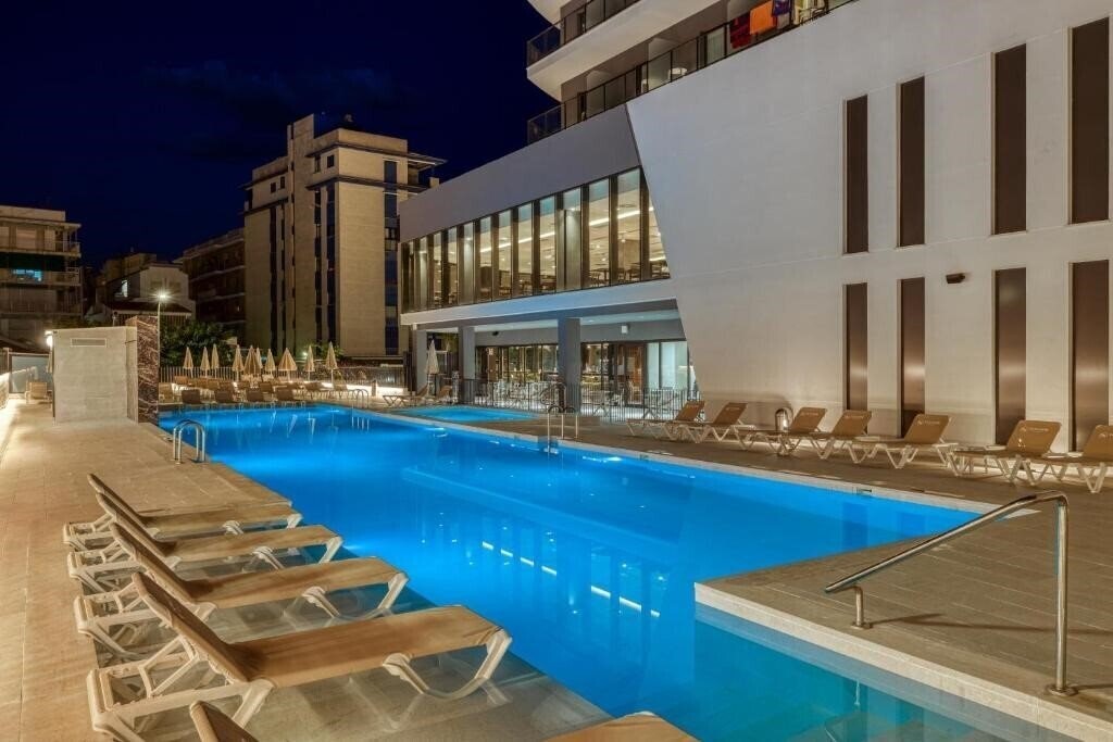 Апартаменти Senator Gandia 4*