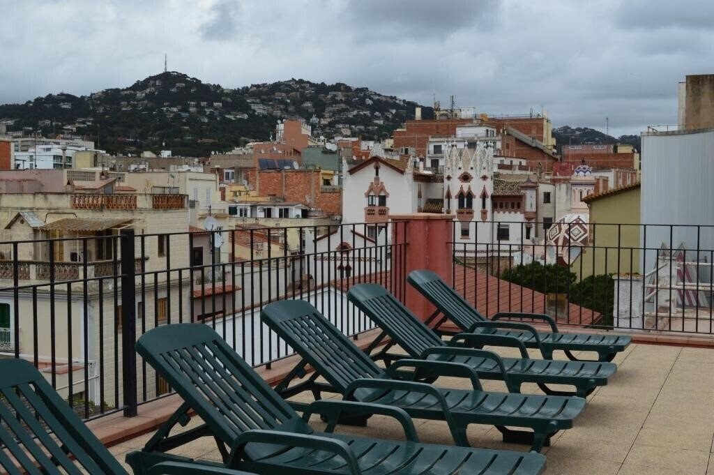 Готель Apartamentos Royal 3*