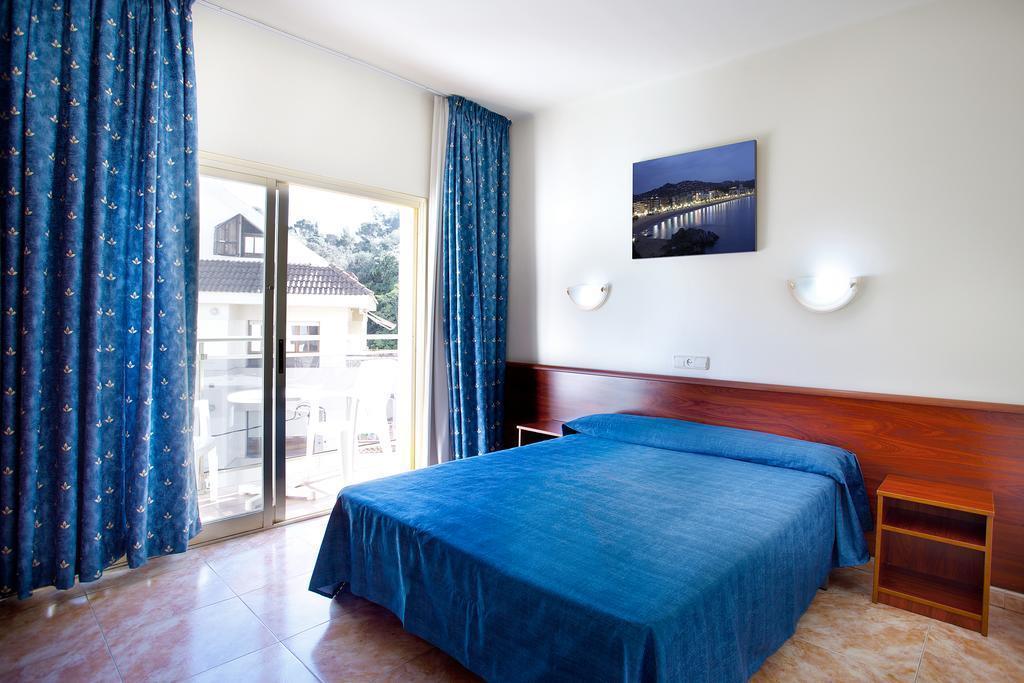 Отель Acacias 4*