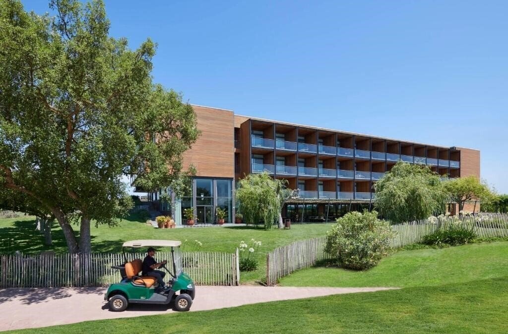 Территория DoubleTree by Hilton Hotel & SPA Emporda 4*
