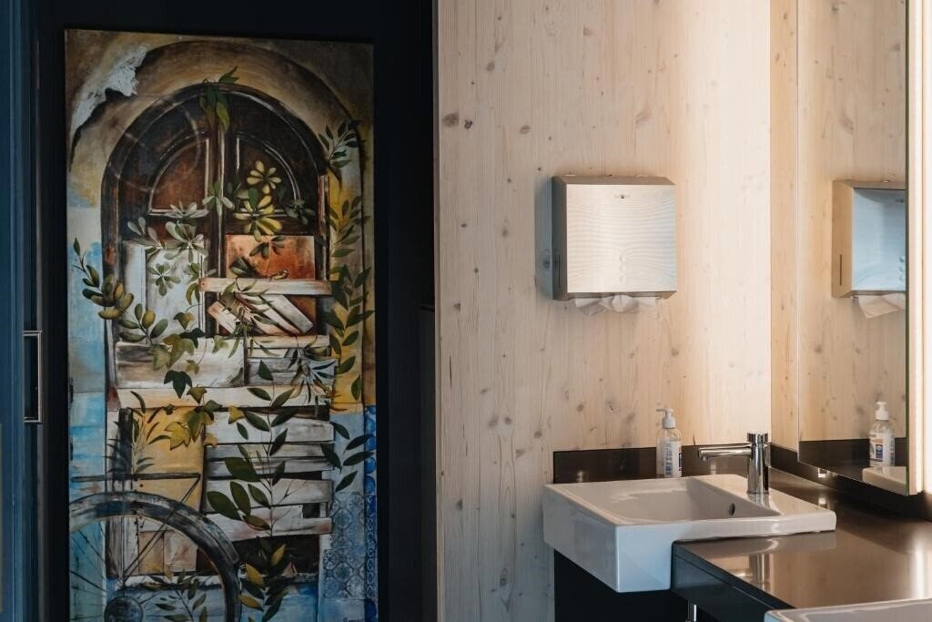 Фото Travessera Hotel And Parc Guel 2*