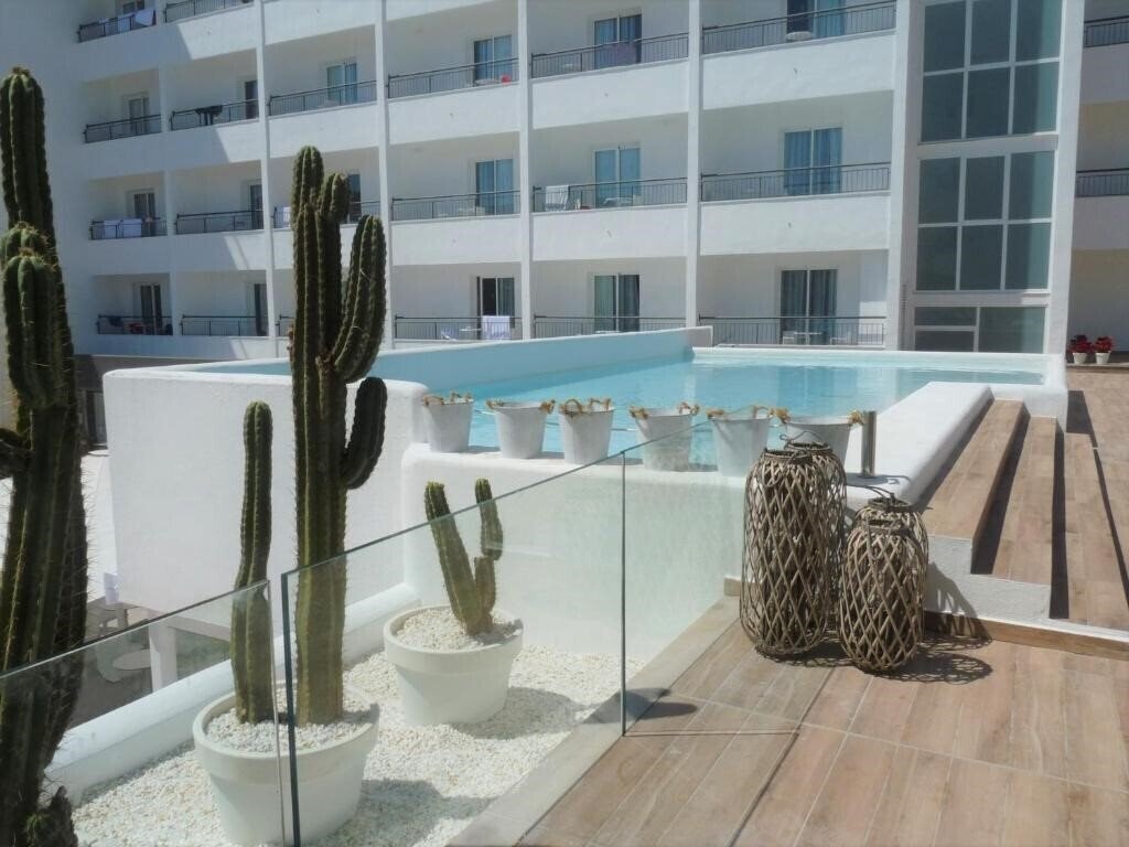 Апартаменты Alegria Pineda Splash 4*