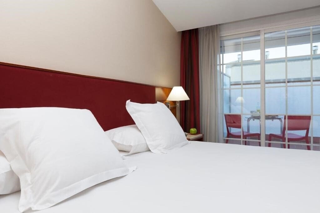 Панорама Hotel URH Ciutat de Mataro (ex. NH Ciutat de Mataro) 3*